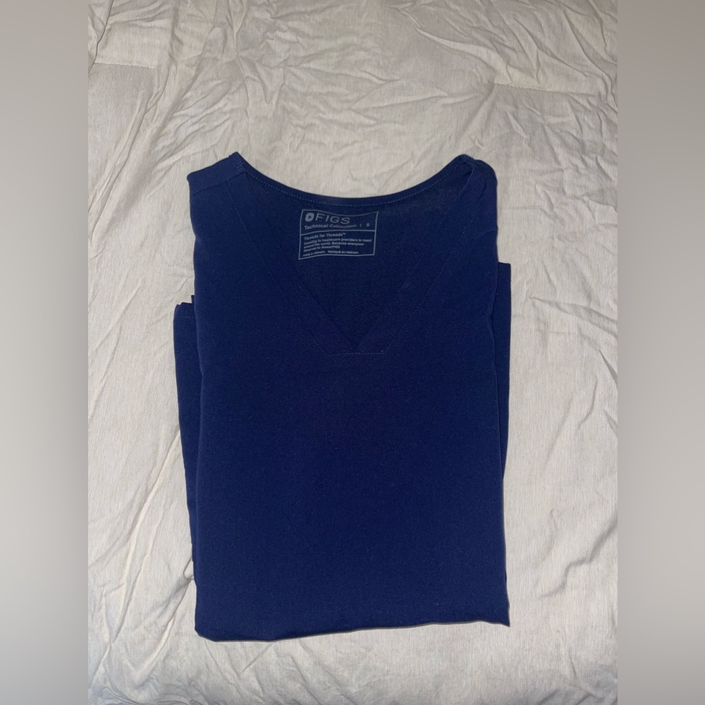 FIGS Scrub Top – Navy, Size Small